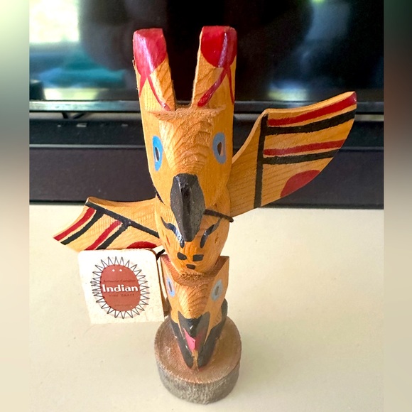 NWT Handmade Hand Carved Handpainted Native American Wood Totem Pole Canada - Picture 1 of 3